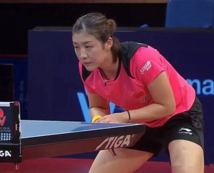 而是果断地 而是果断地