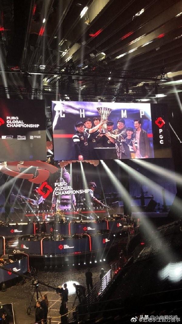 增添了一抹 增添了一抹