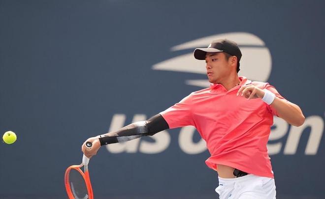 他利用对比 他利用对比